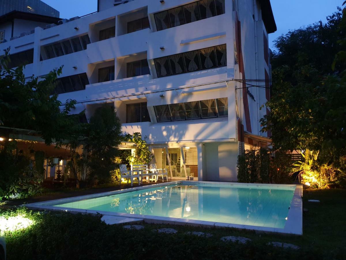 Vimala Suites Bangkok Exterior foto